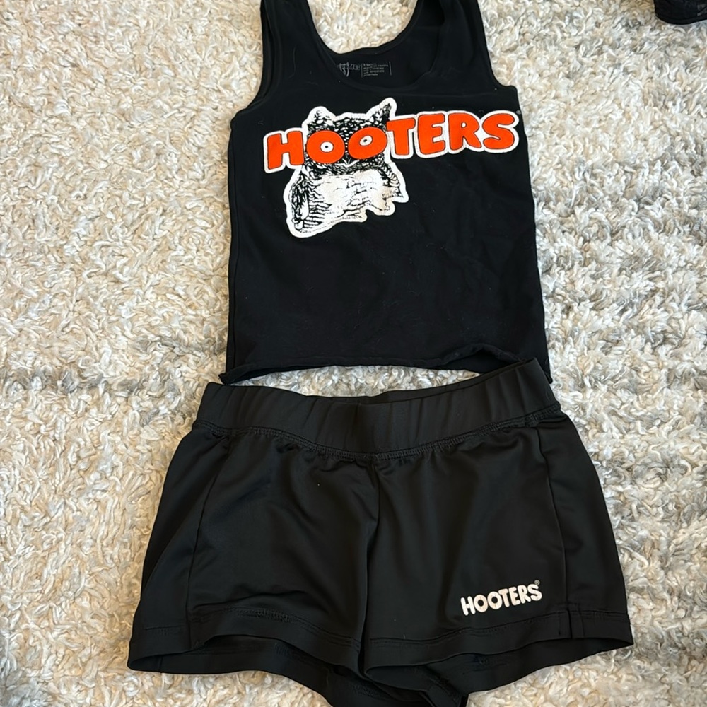 Hooters Tank Top and Short set